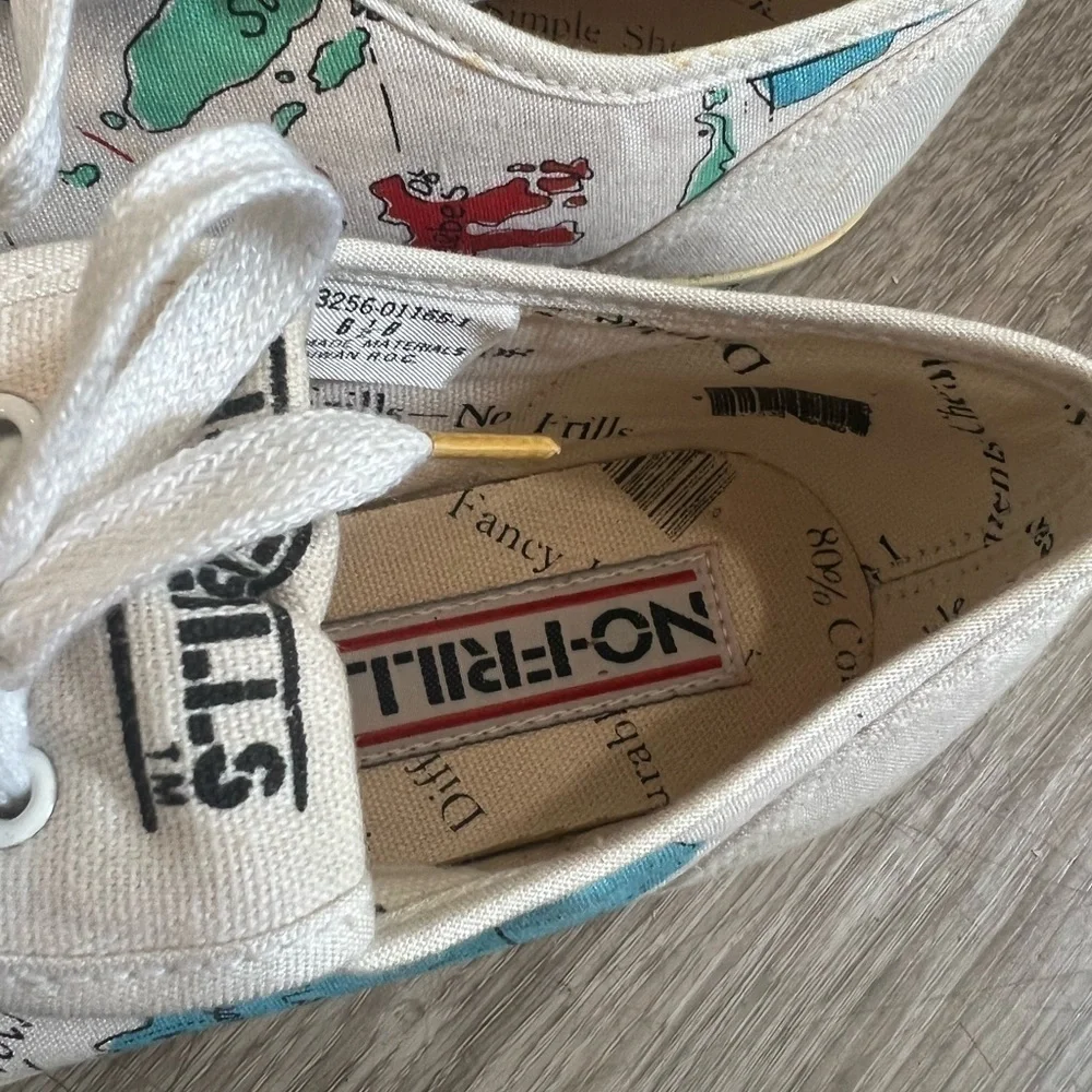 Vintage 80's NO FRILLS Low Top Sneaker Map Graphic Lace Up 6.5 B